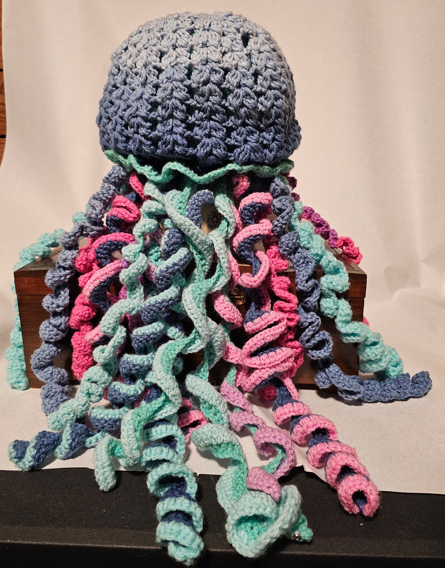 NO ROLL × WMEANS \"jellyfish hat\" Amazon.com: elope Holographic Jellyfish Plush Hat Standard