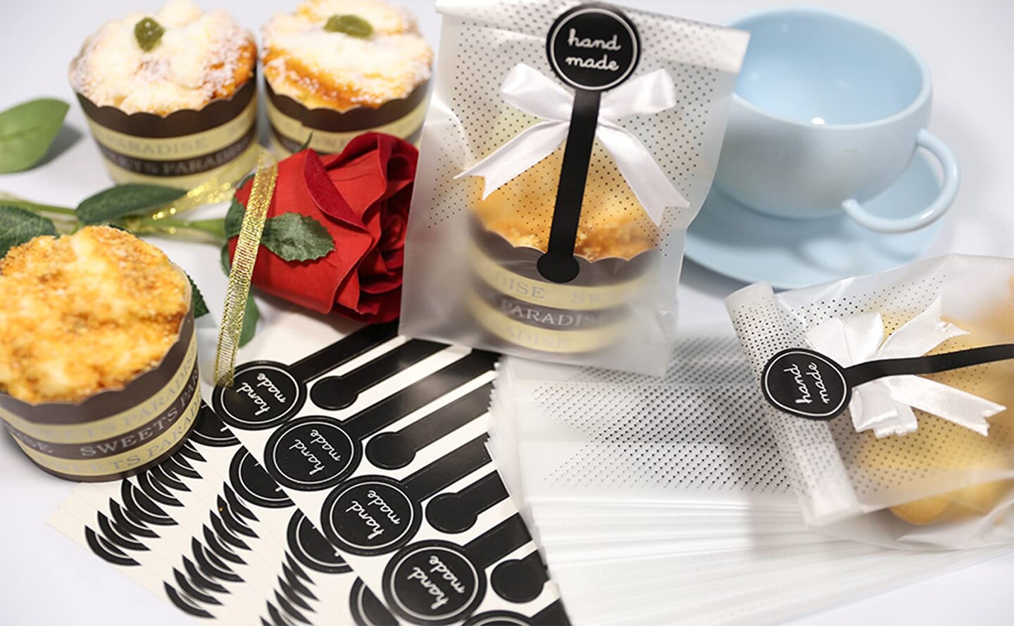 100 Pieces /Pack Translucent Plastic Bags for Cookie,Cake,Chocolate,Candy,Snack Wrapping Good for Bakery Party with Stickers