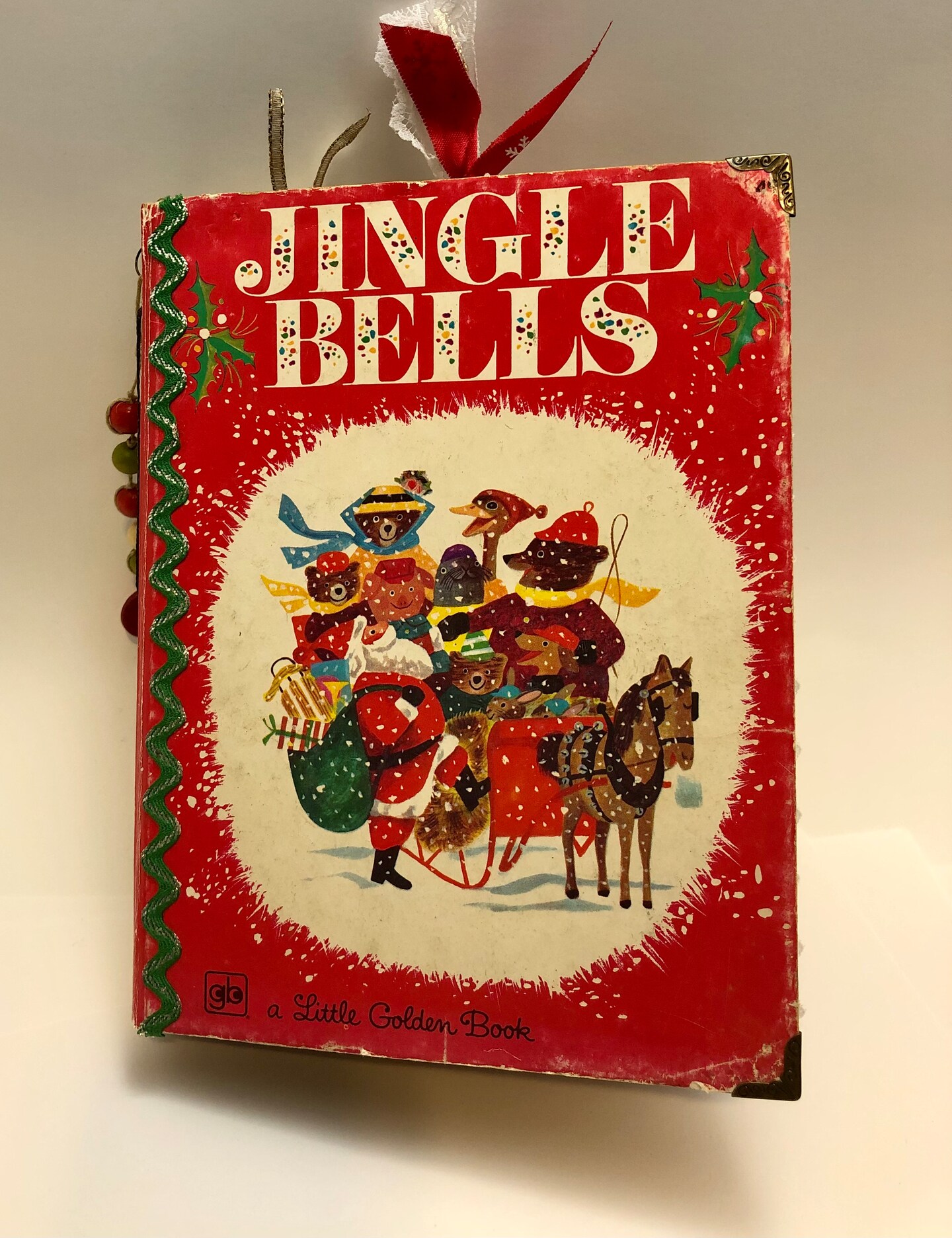 Christmas Junk Journal | MakerPlace by Michaels