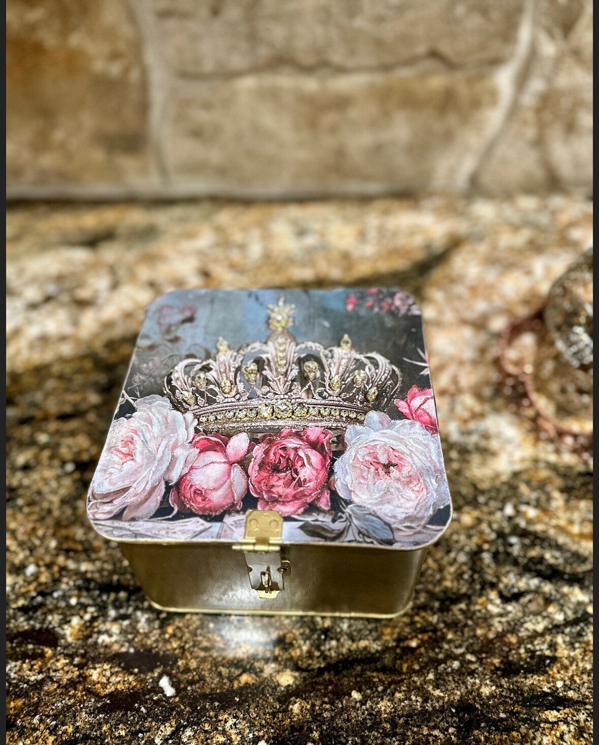 Handmade Vintage Style Metal Rose Gold offers Jewellery , Storage, trinket box for Decoration | Handmade Metal box with clasp