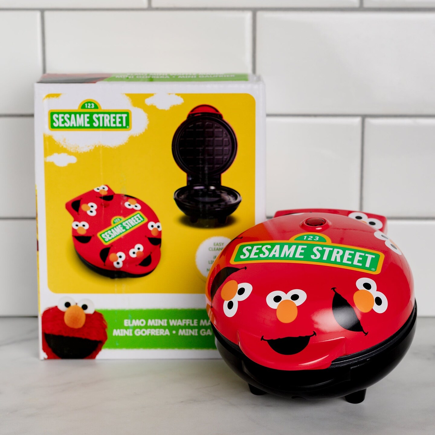 Uncanny Brands Sesame Street Elmo Mini Waffle Maker