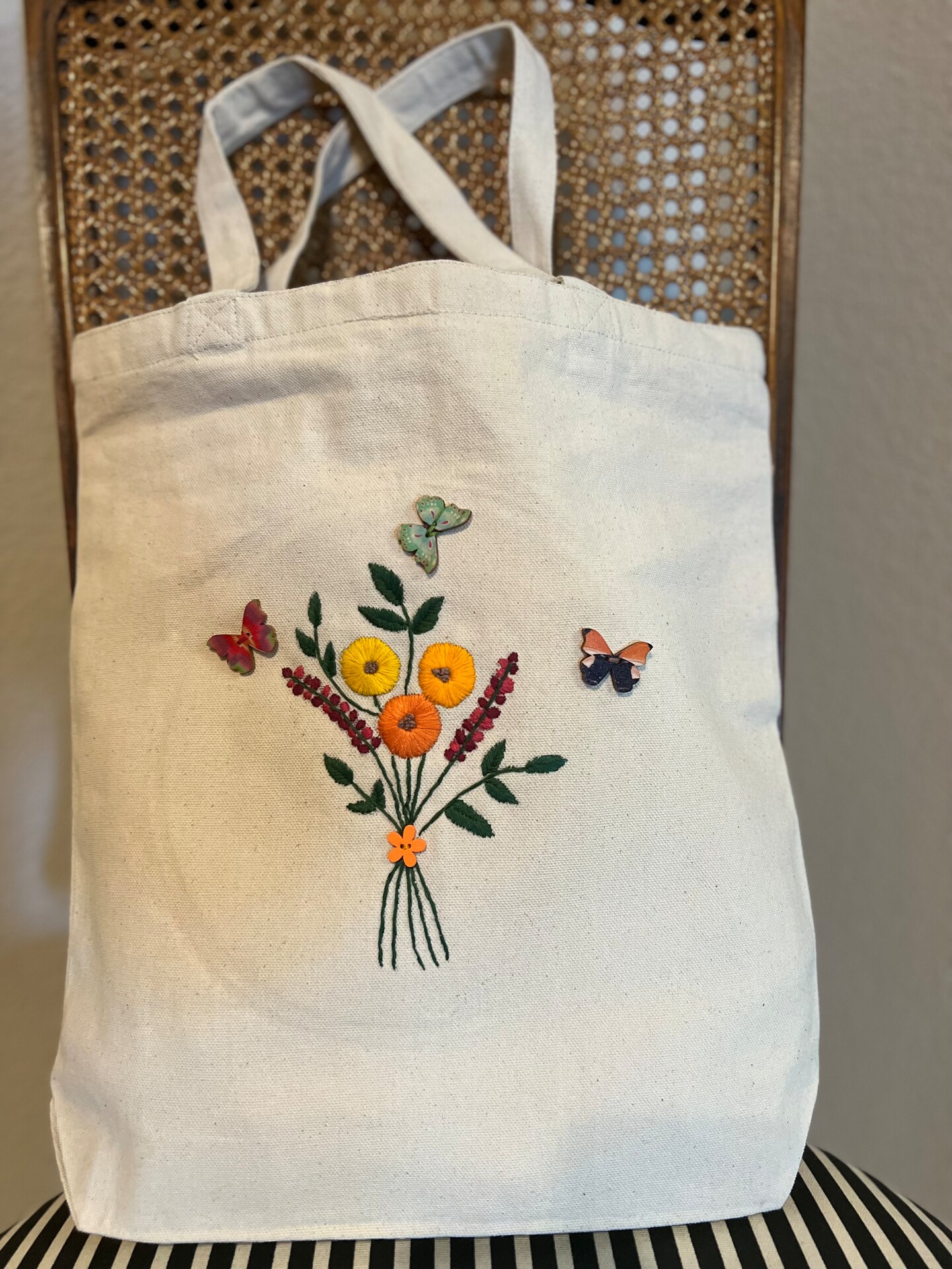 Design 'Flowers' hand embroidered tote bag | Embroidery bags, Embroidered  tote, Hand embroidery art