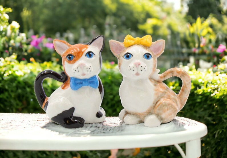 Hand Painted Ceramic Cats Salt And Pepper Shakers, Home D&#xE9;cor, Gift for Her, Gift for Mom, Kitchen D&#xE9;cor, Cat Lovers Gift, Pet Loss Gift