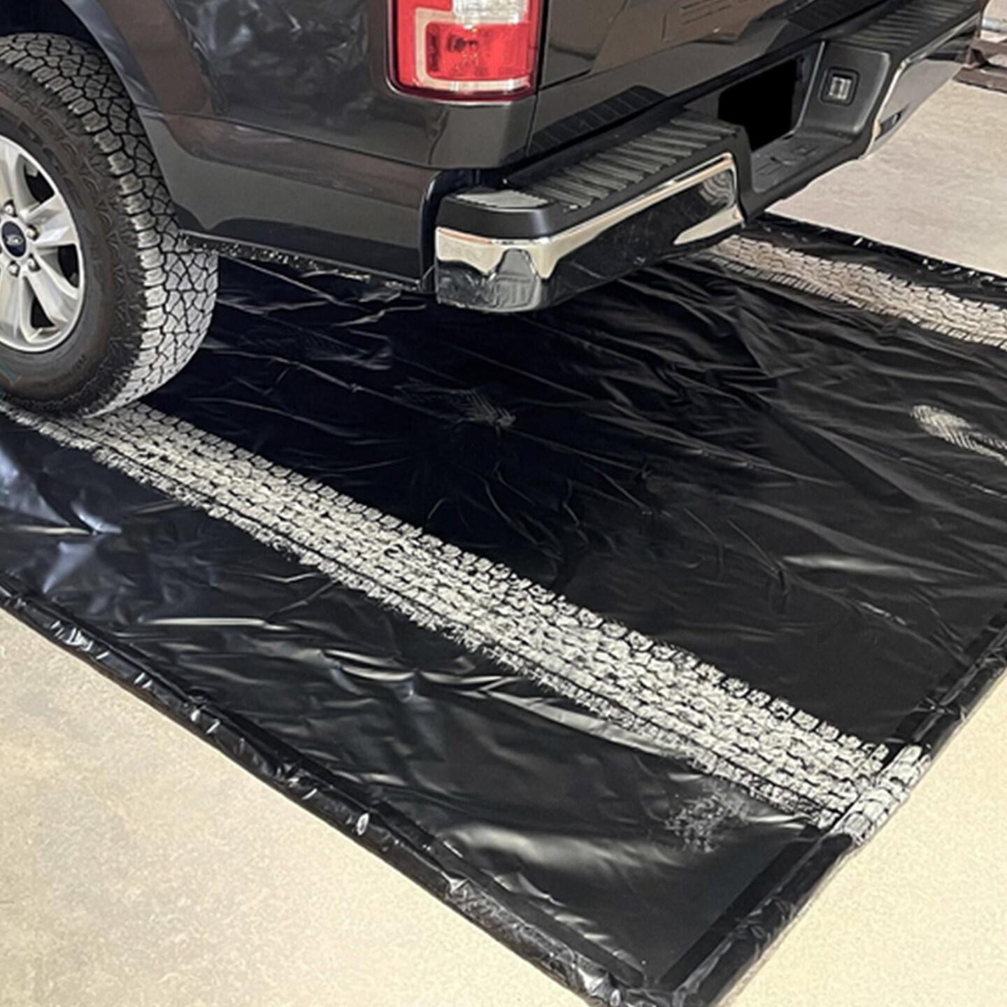Costway Garage Floor Mat Non-Slip Containment Mat for Waterproof Protection Black Middle/Large