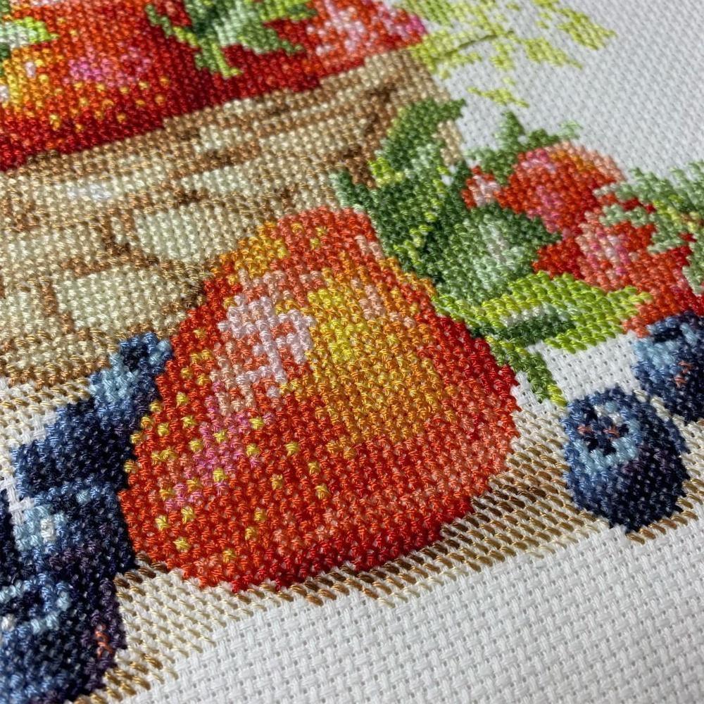 Strawberries 5-14 Counted Cross-Stitch Kit