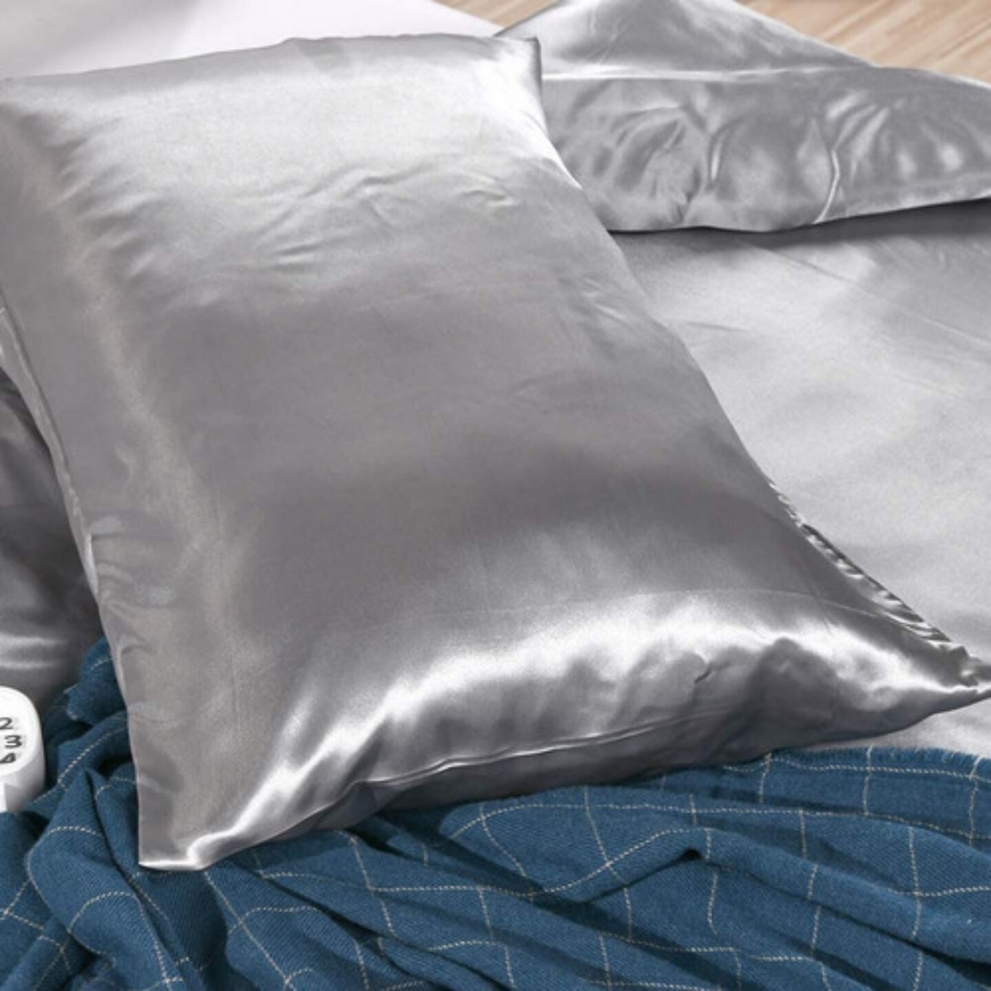 4pcs Soft and Silky Satin Duvet Cover Set with Pillowcase