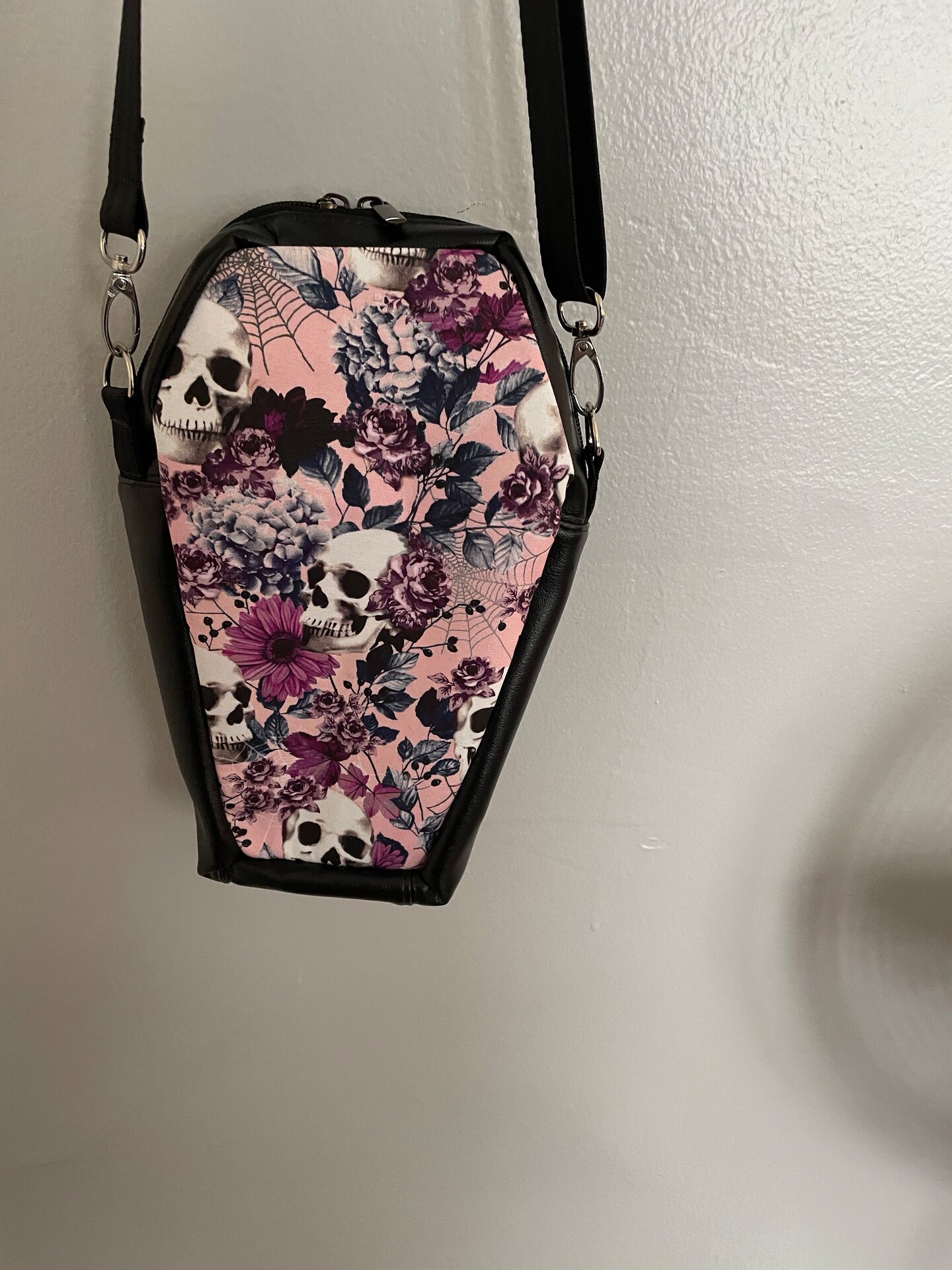 Small purse with skull | Small purse, Purses, Crossbody bag