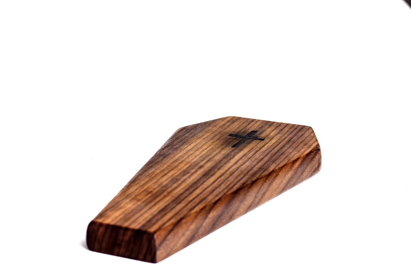 Walnut Halloween Gothic Wood Coffin Cheeseboard Party Charcuterie Serving Tray, Spooky Grazing Table Decoration product 3