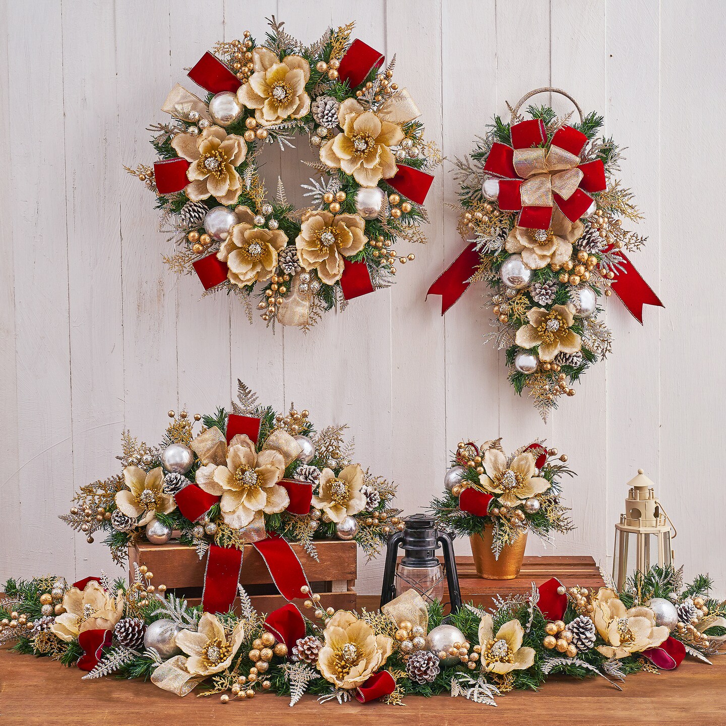 Poinsettia - Magnolia Christmas Wreath - 22&#x22; - Handcrafted - HOLIDAY TREE