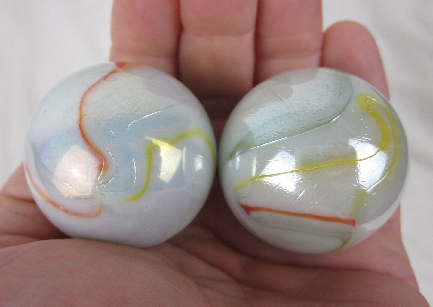 2 mammoth 1 5/8&#x22; COCKATOO White Red Marbles Glass 42mm large Swirl