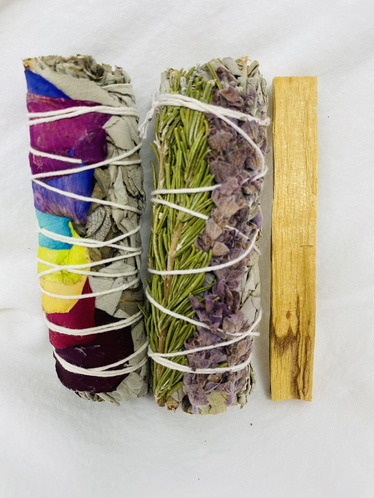 Bholi Sage Plus Sage Smudge Kit for Cleansing Home and Negative Spirits Variety Pack of 7 Chakras w/ White Sage Rosemary &#x26; Lavender w/ White Sage &#x26; Palo Santo