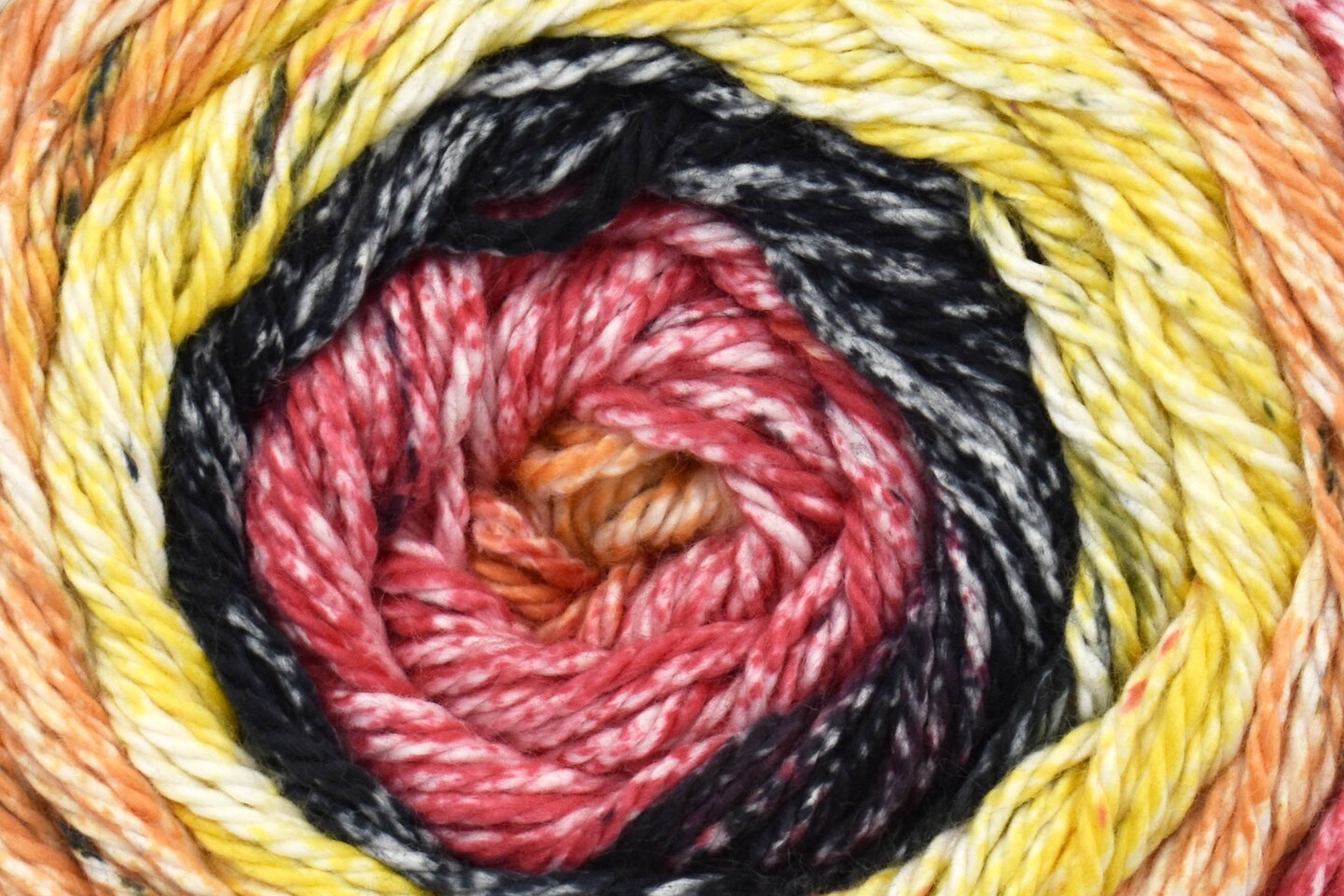 Universal Yarn Cotton Supreme Waves - 915 Matchstick