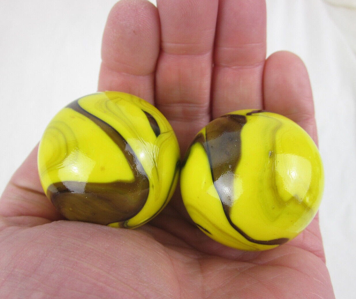 2 mammoths 1 5/8" BUMBLE BEE Yellow Marbles glass Massive 42mm large Swirl