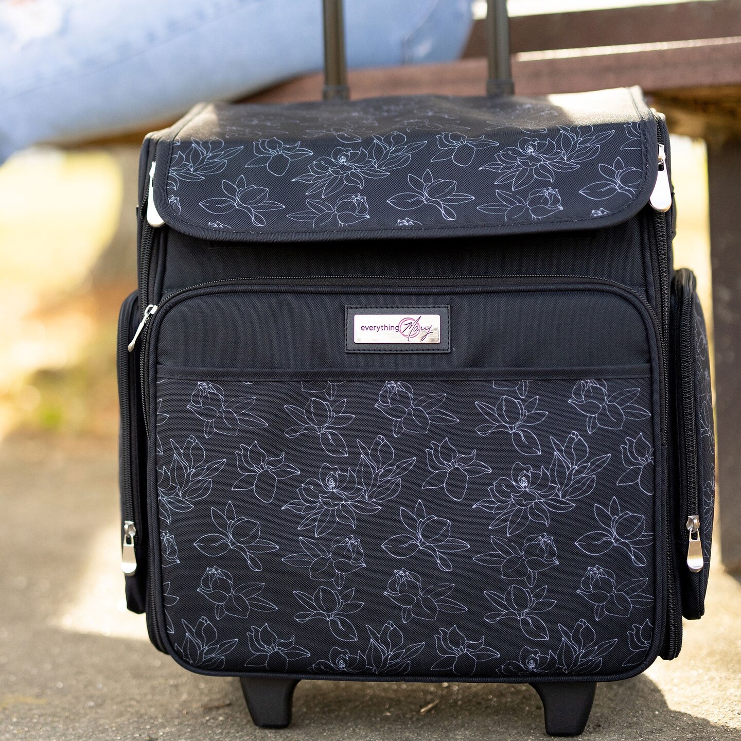 Collapsible Rolling Scrapbook & Featherweight Case, Black & White