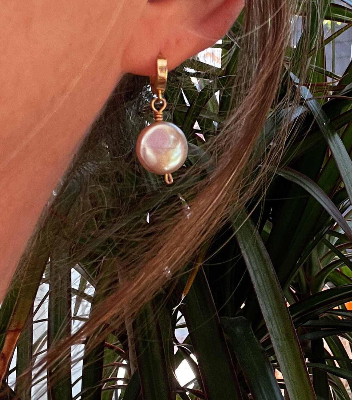 The Pearl Story - 20 mm Champagne Shell Pearl Studs – Curio Cottage