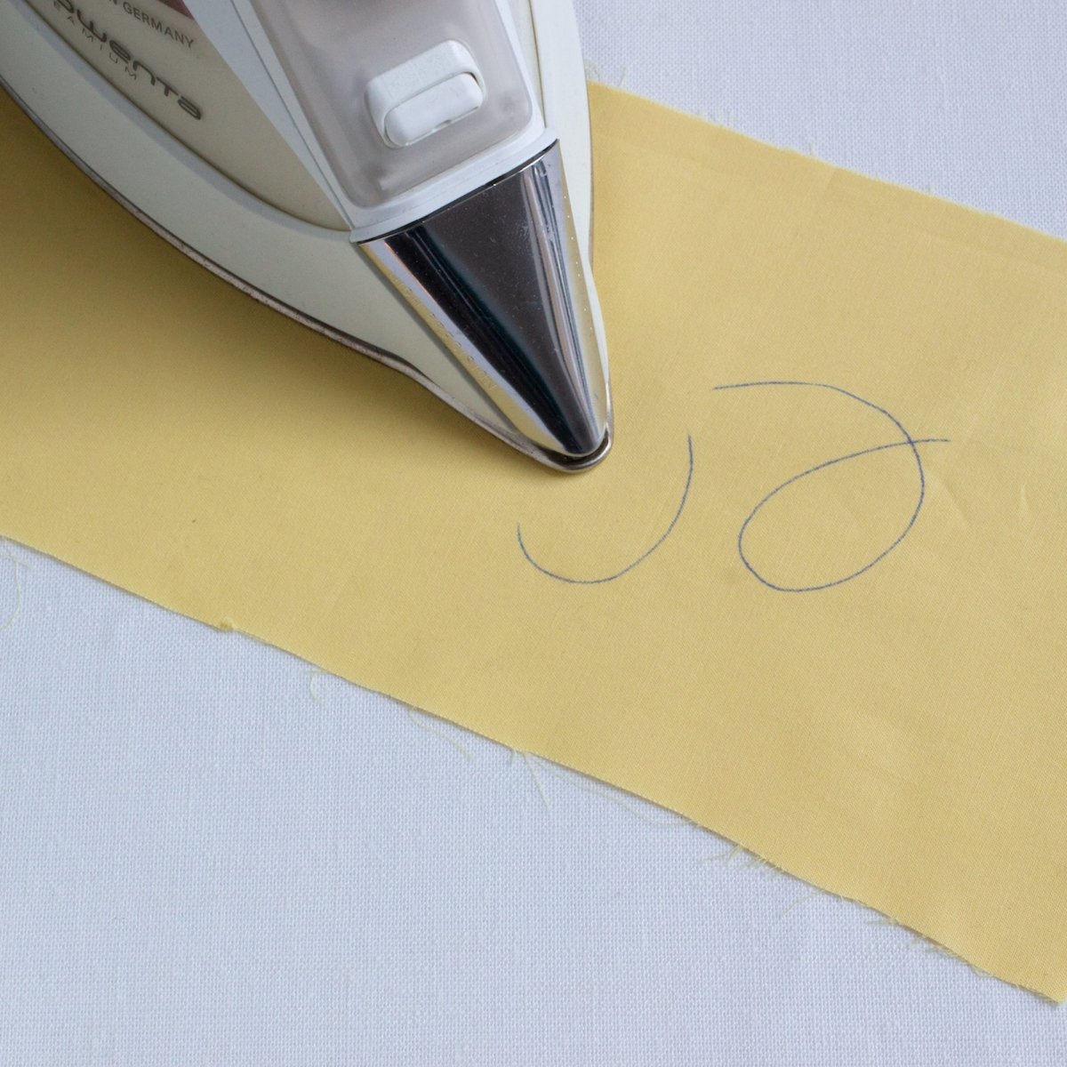 Bohin Heat Erase Fabric Pen White – The Olde World Quilt Shoppe