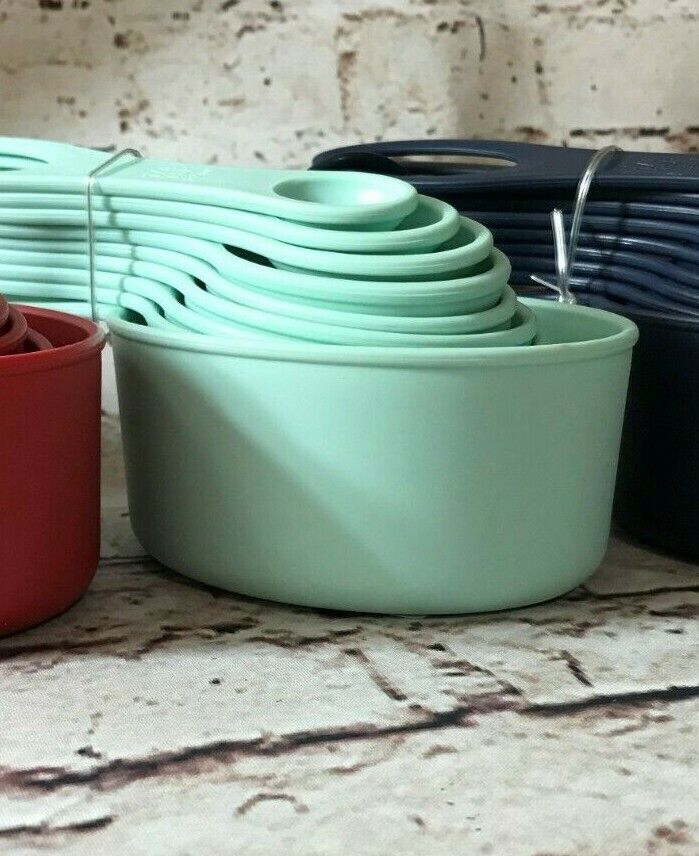 Plastic Oval Measuring Cups and Spoons 9 pcs