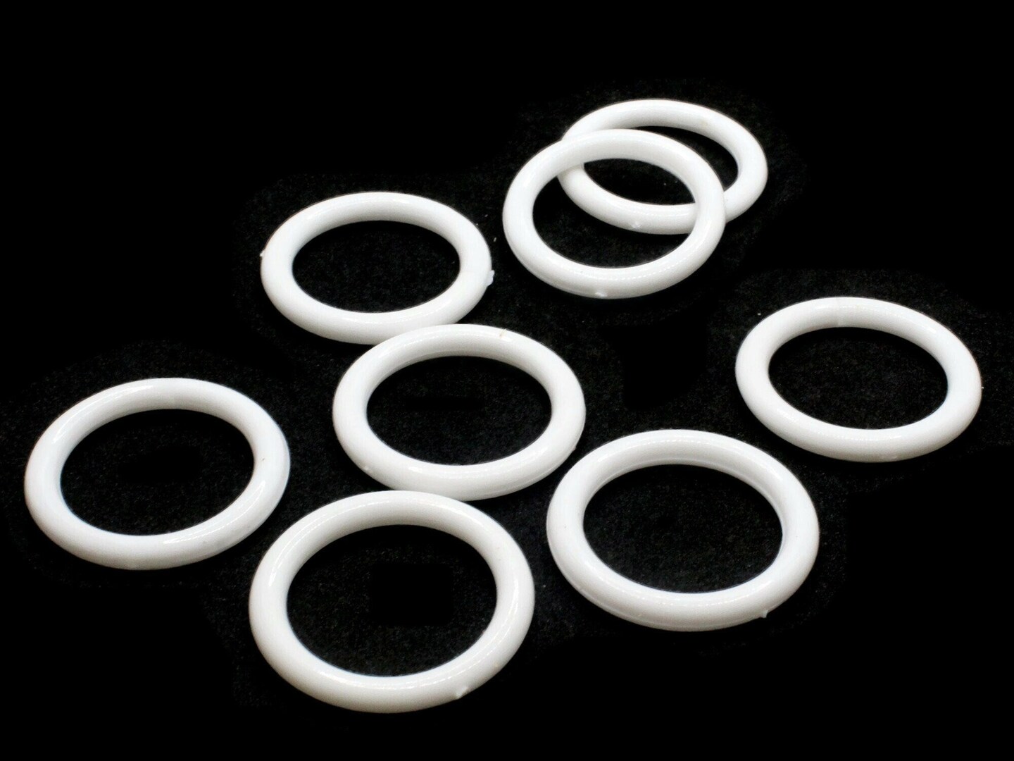 8 38mm White Ring Beads Vintage Plastic Links