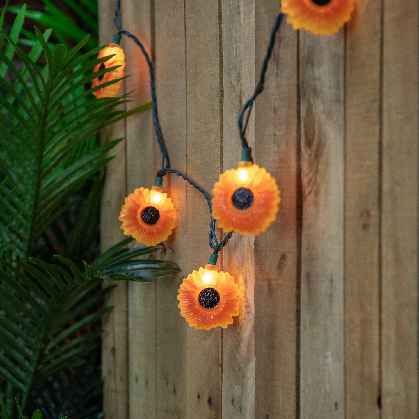 Northlight Sunflower Patio Light Set 6 Green Wire 10ct