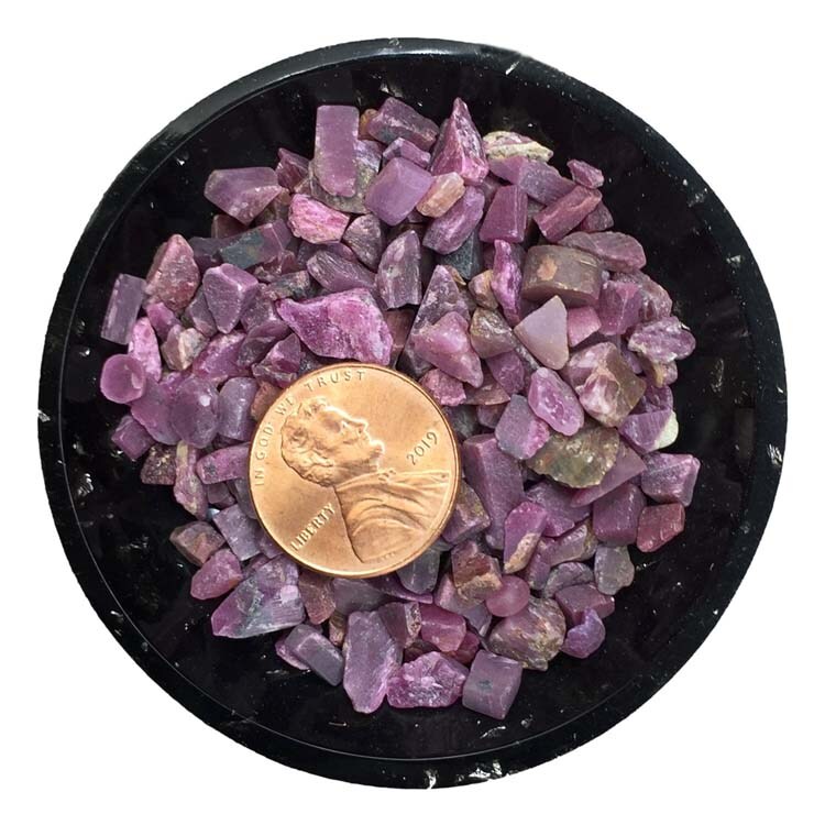 Ruby Tumbled Rough Tiny Crystal Chips &#x2013; Size L1