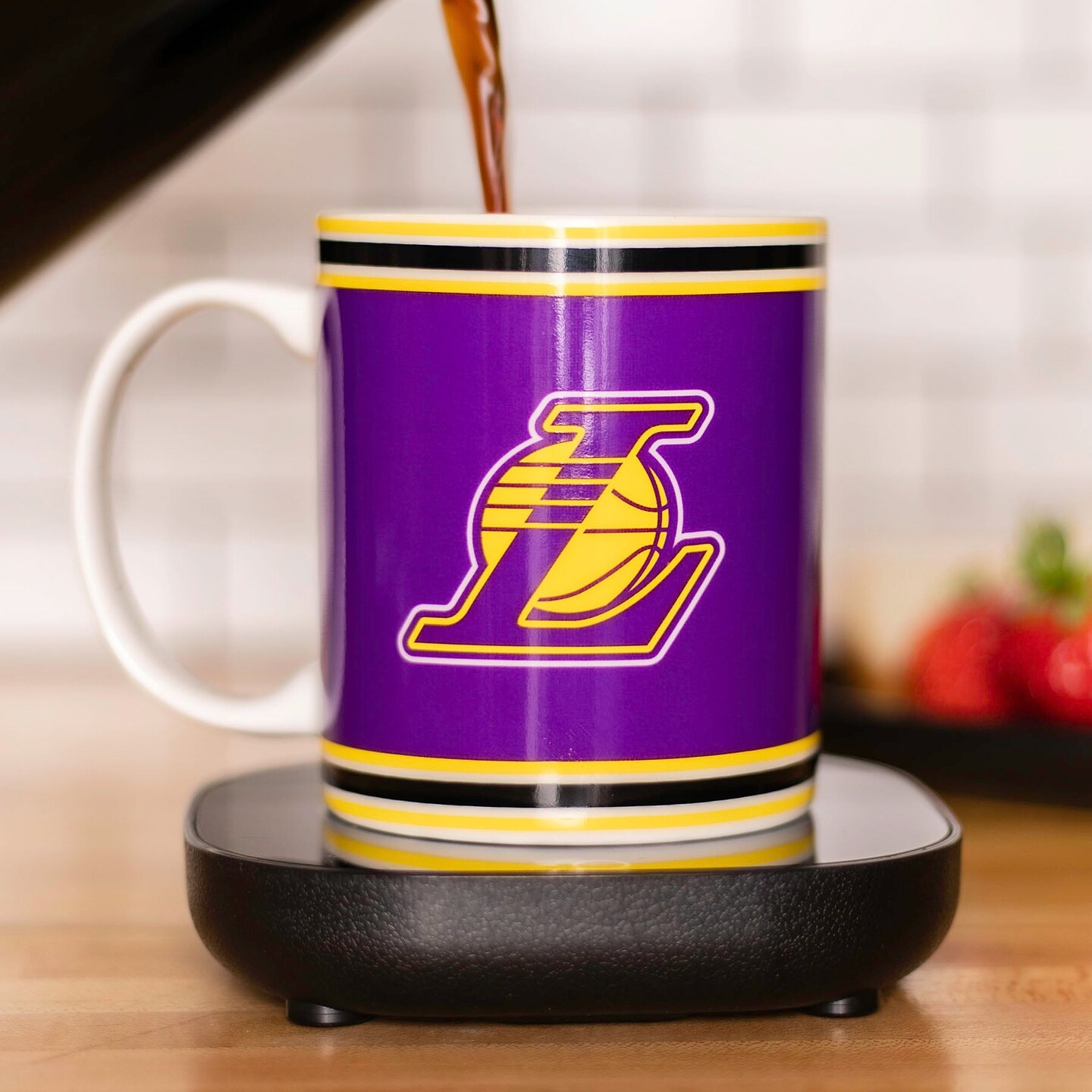 Uncanny Brands NBA Los Angeles Lakers Logo Mug Warmer Set