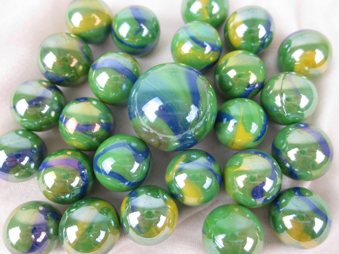 25 Glass Marbles PEACOCK iridescent Green Blue Yellow Game Pack Shooter Swirl