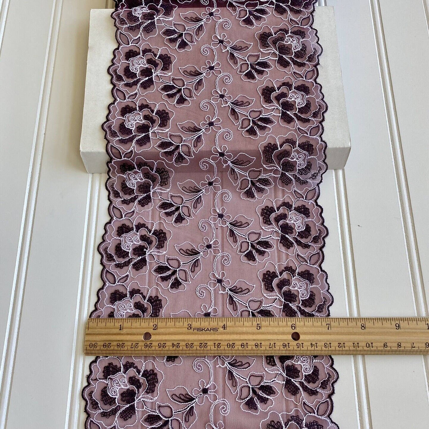 Kitcheniva Burgundy White Embroidered Double Edged Lace Trim Sewing