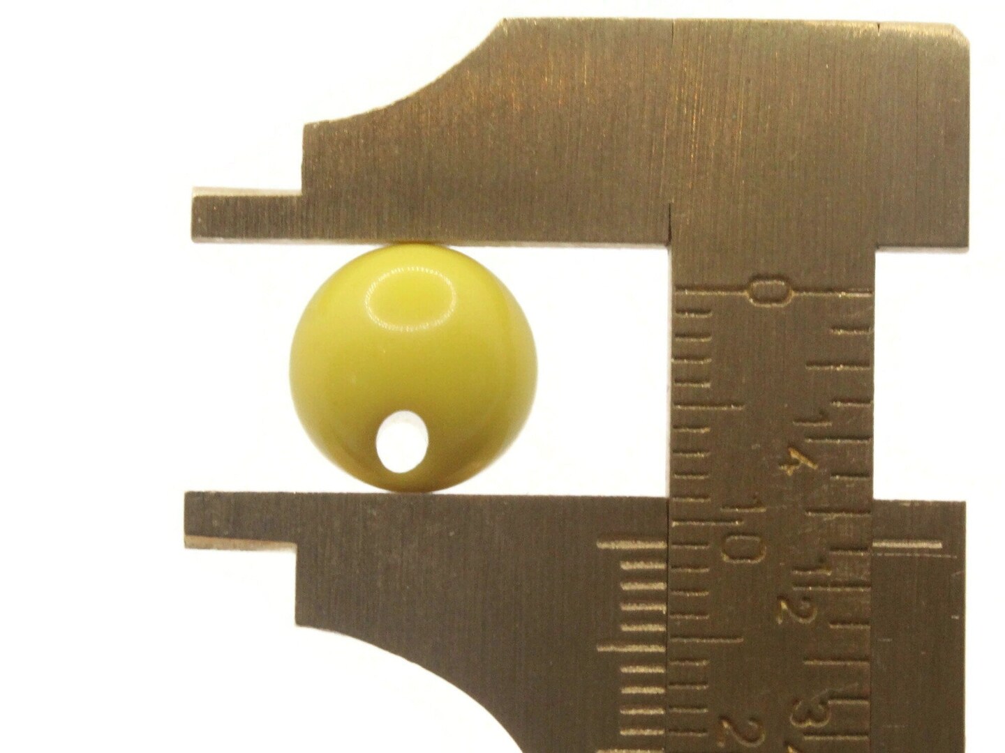 9 11mm 7/16 Inch Yellow Vintage Lucite Round Ball Buttons