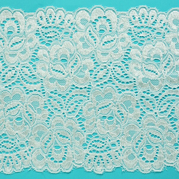 Vicky Chantilly Lace Trim