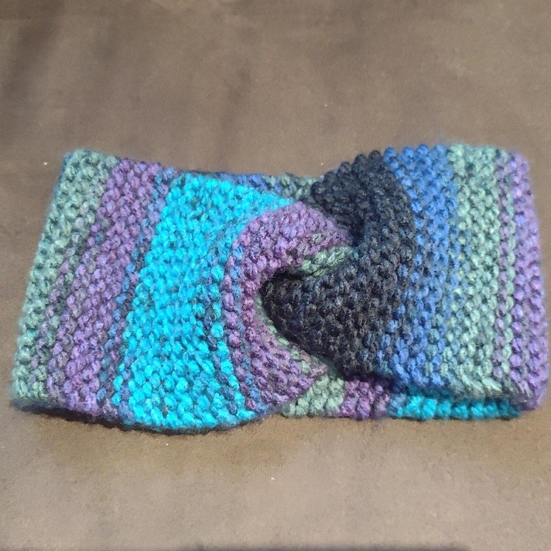 How to Knit a Garter Headband with a Twist image 1