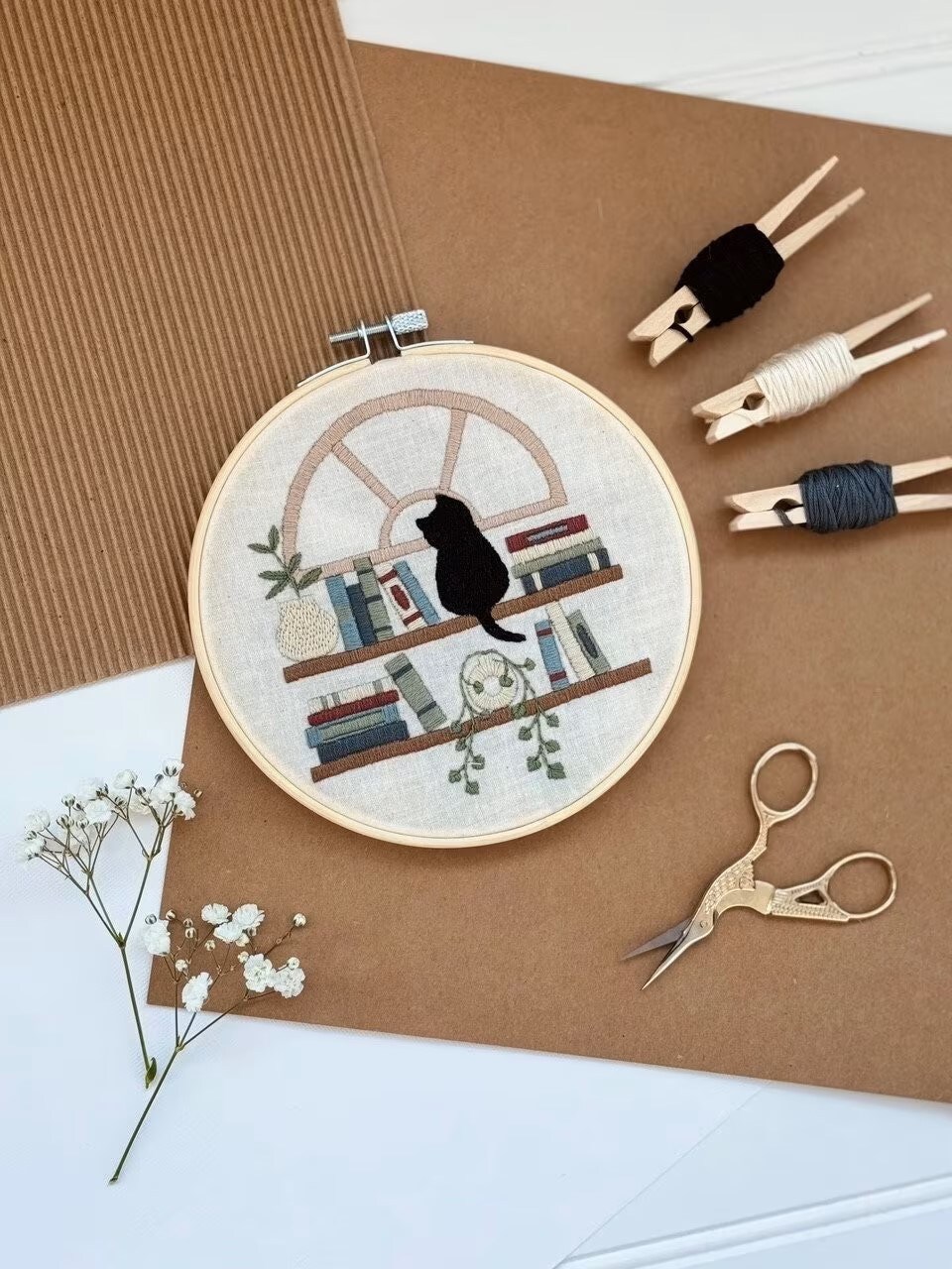 DIY Cat and Books Embroidery Kit - House Plant Hoop Art - Hanging Plants Embroidery Beginner - 6 Inch Hoop - Adult Craft Kit -