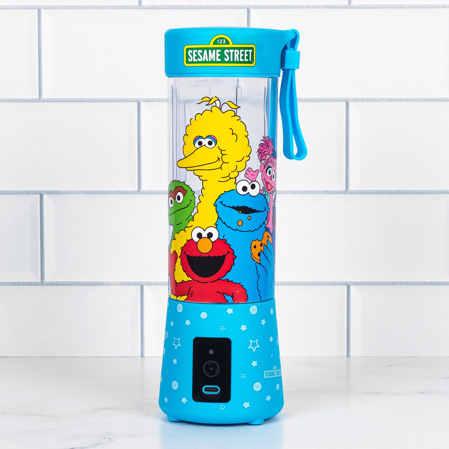 Uncanny Brands Sesame Street USB-Rechargeable Portable Blender