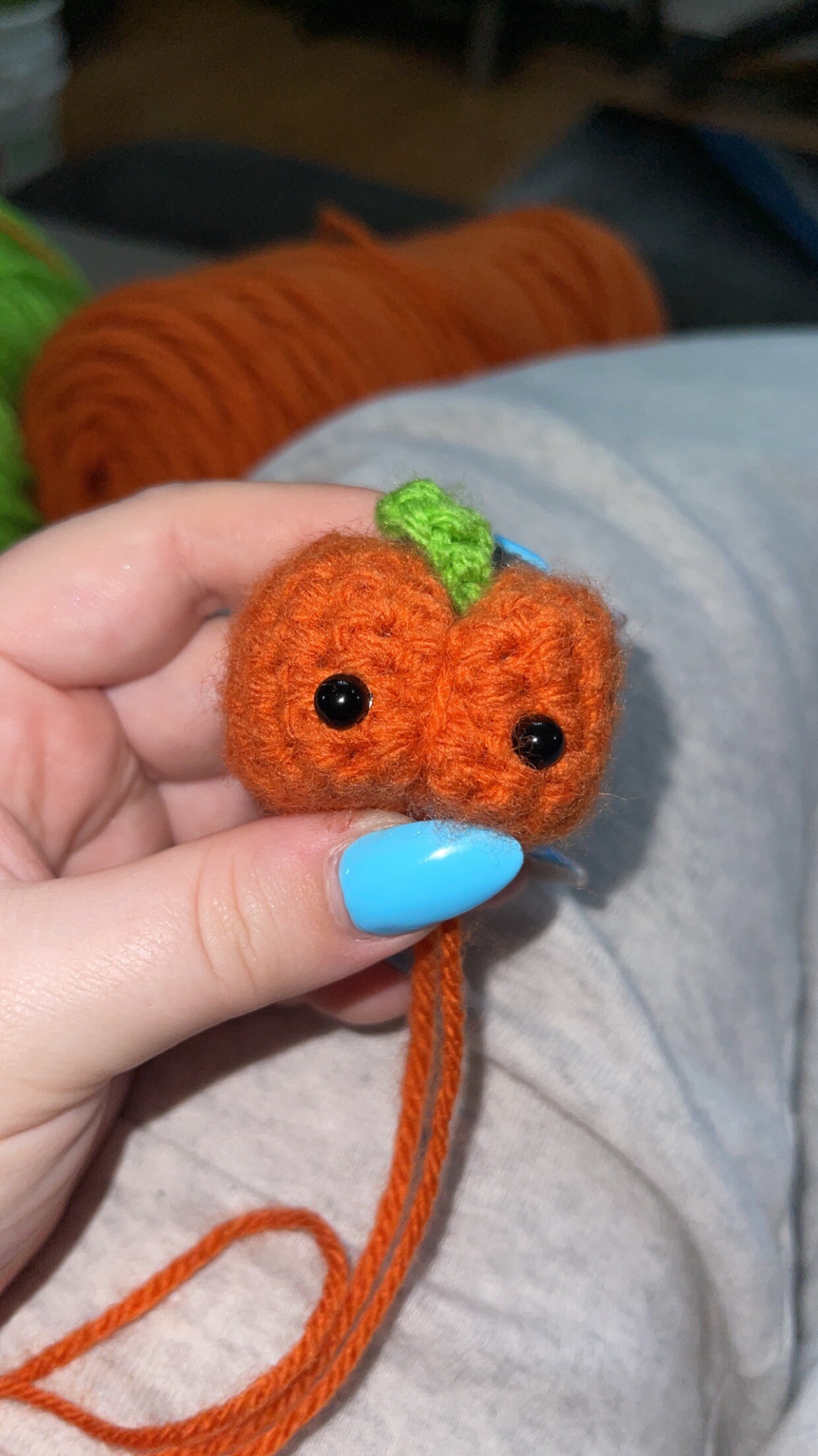 Crocheting miniature pumpkin amigurumi image 2