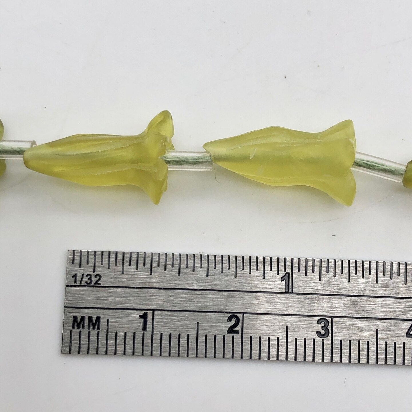 Kitcheniva Lovely Carved Serpentine Jade Trumpet Flower Beads 2 Pcs