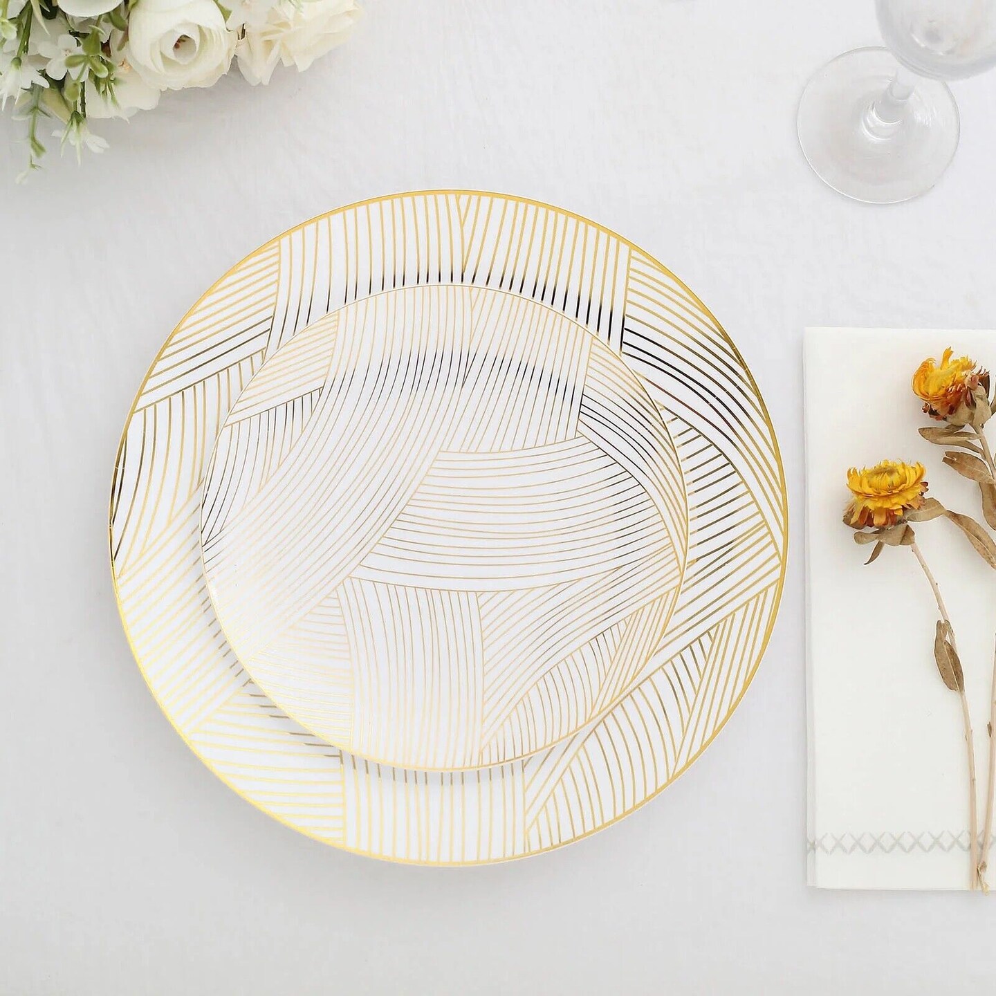 10 Round 7 in White Gold Strokes Disposable Salad Dinner Plastic PLATES