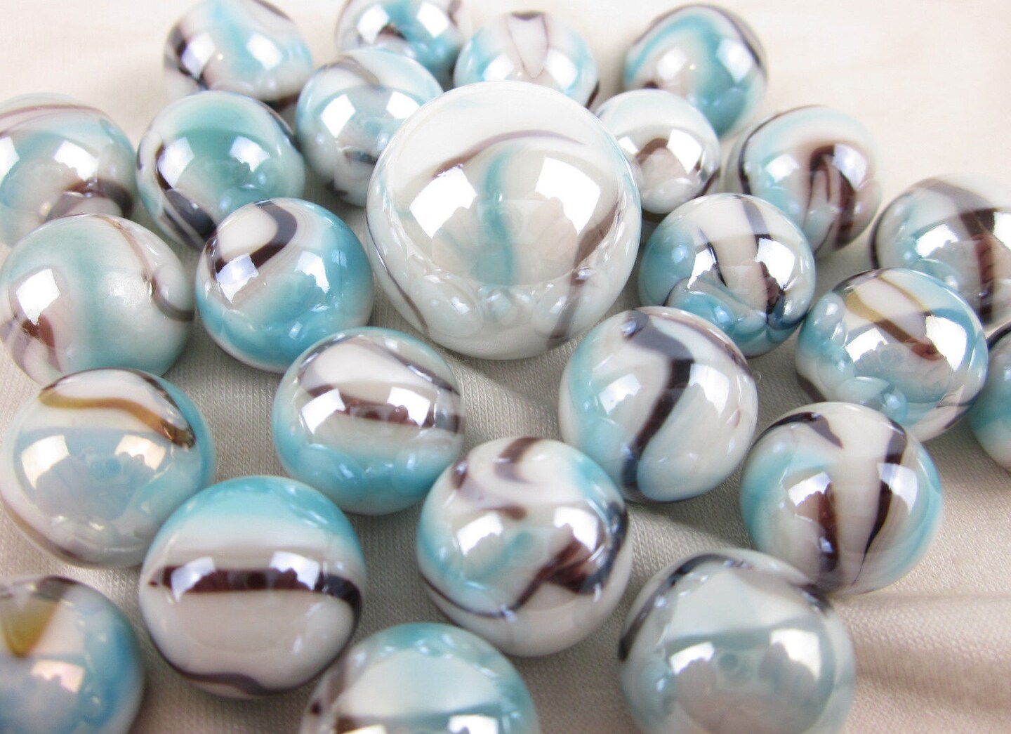 25 Glass Marbles WHITE TIGER iridescent White Blue Black Game pack Shooter Swirl