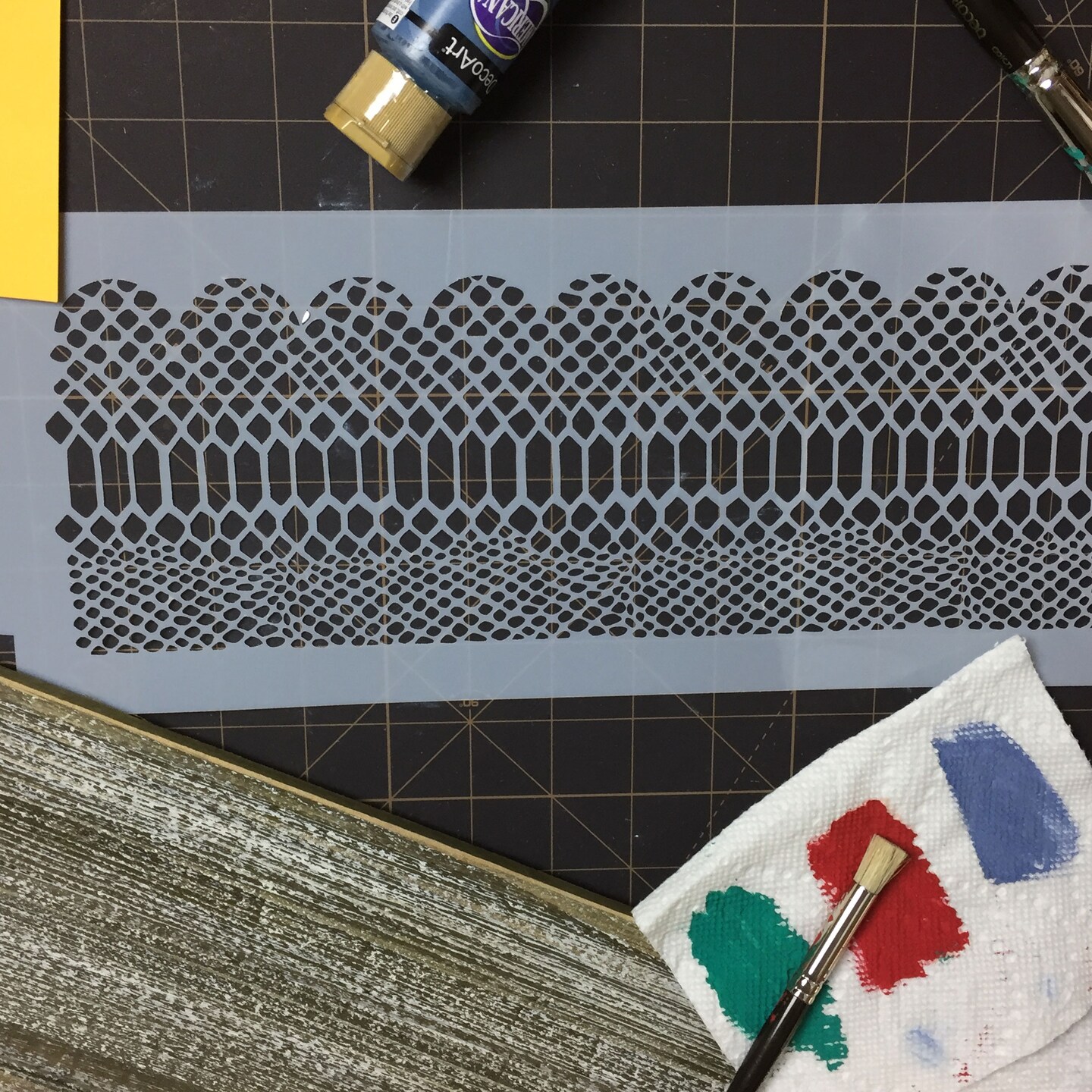 Kerry Vincent's Scalloped Python Cake Stencil | C740 by Designer ...
