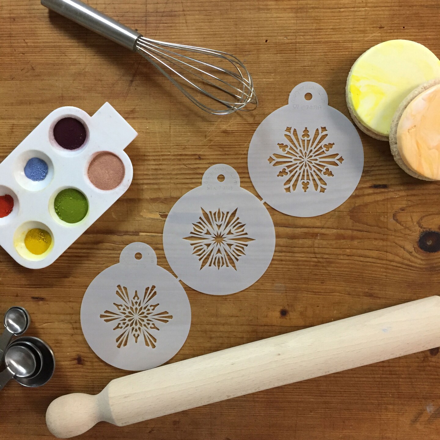 Small Crystal Snowflakes Cookie Stencil #3 | C748 by Designer Stencils | Cookie Decorating Tools | Baking Stencils for Royal Icing, Airbrush, Dusting Powder | Reusable Plastic Food Grade Stencil for Cookie | Easy to Use &#x26; Clean Cookie Stencil