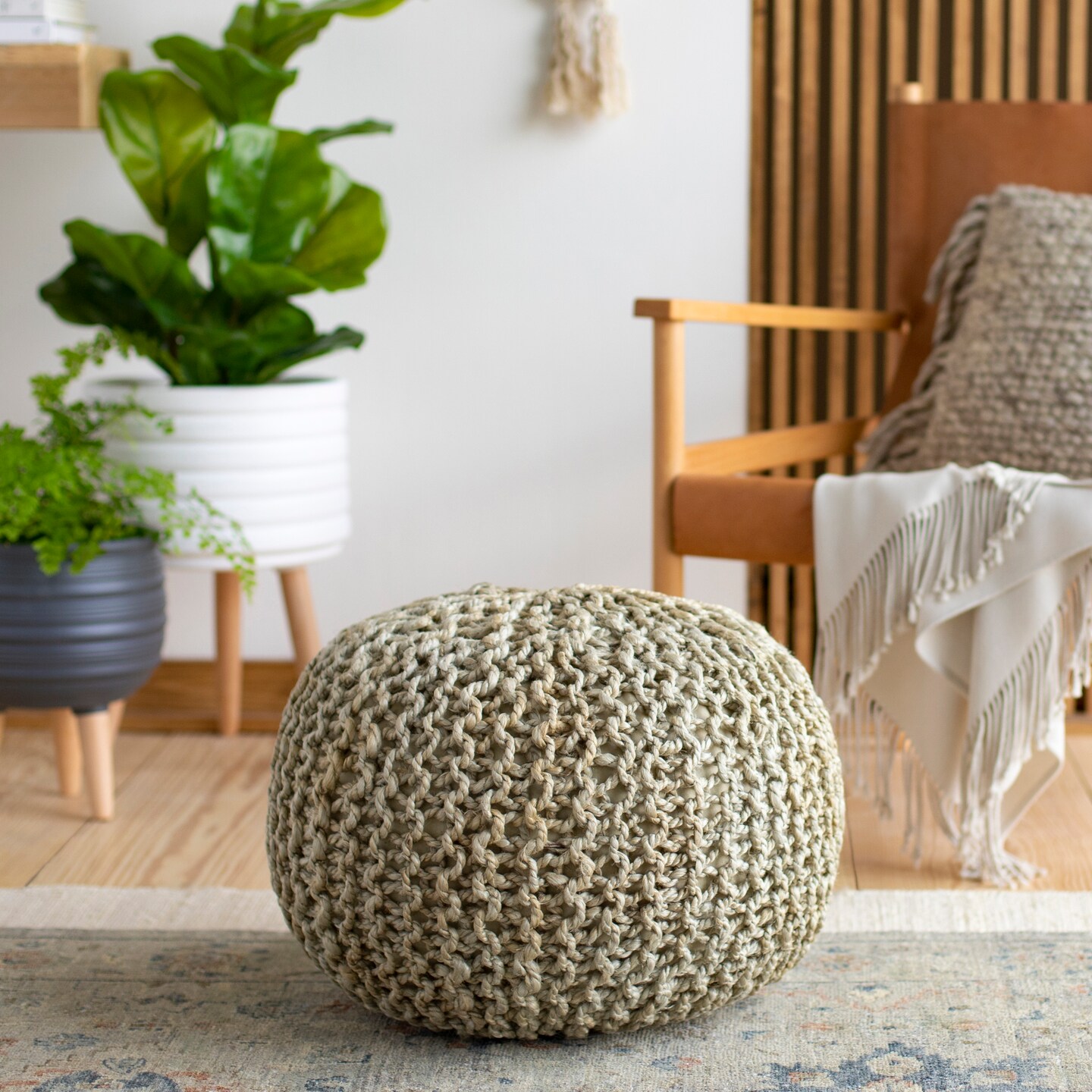 Diva At Home 20&#x22; x 14&#x22; Intricate Detail Dove Gray Hand Crafted Jute Round Pouf Ottoman