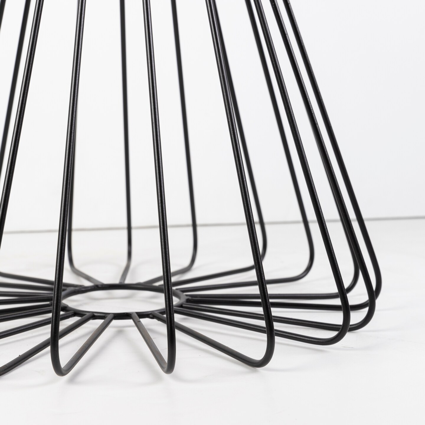 Tiwari Home 20&#x22; Black Round Cage End Table