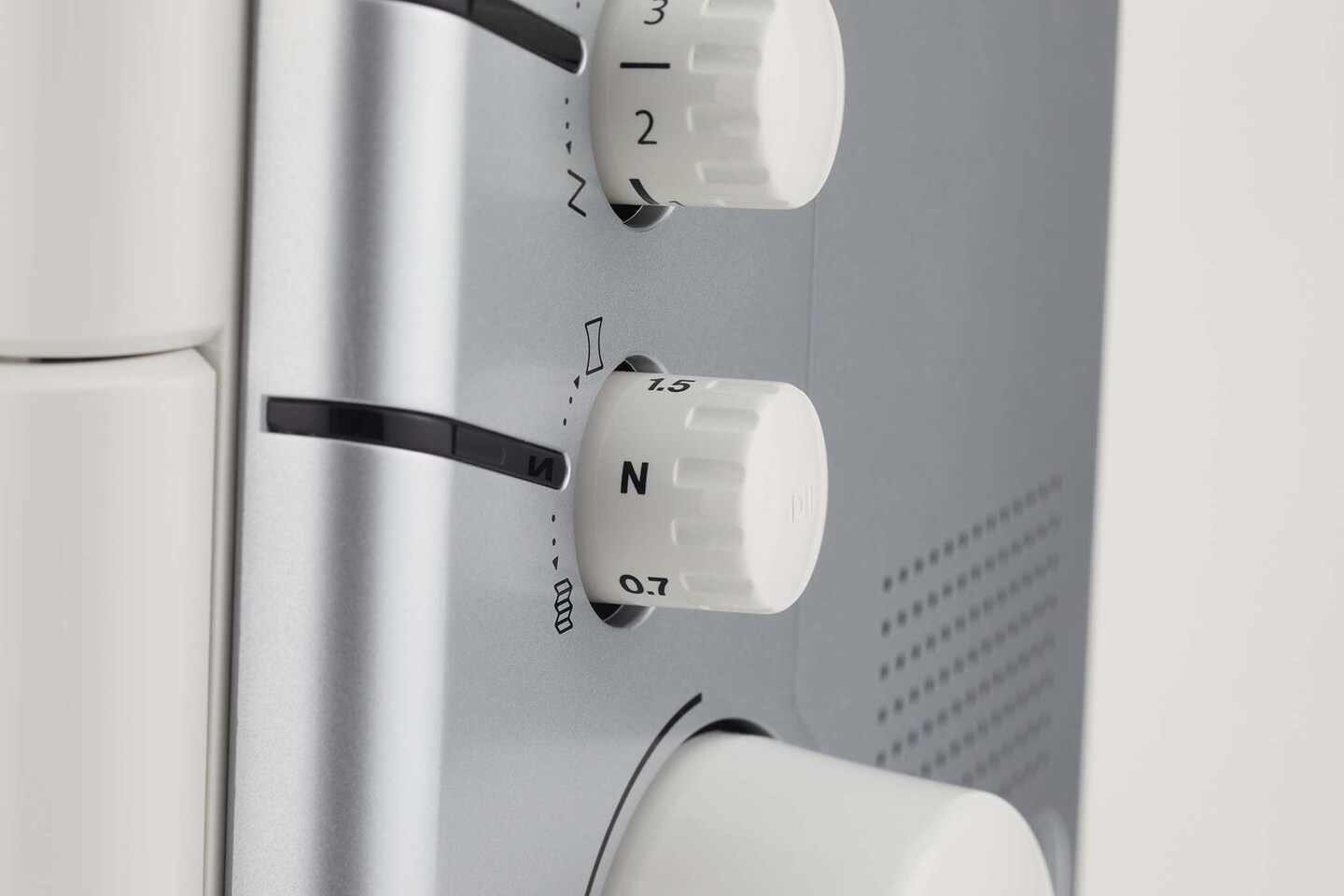 Juki MO-2800 2/3/4 Air Threading Overlock Serger Sewing Machine