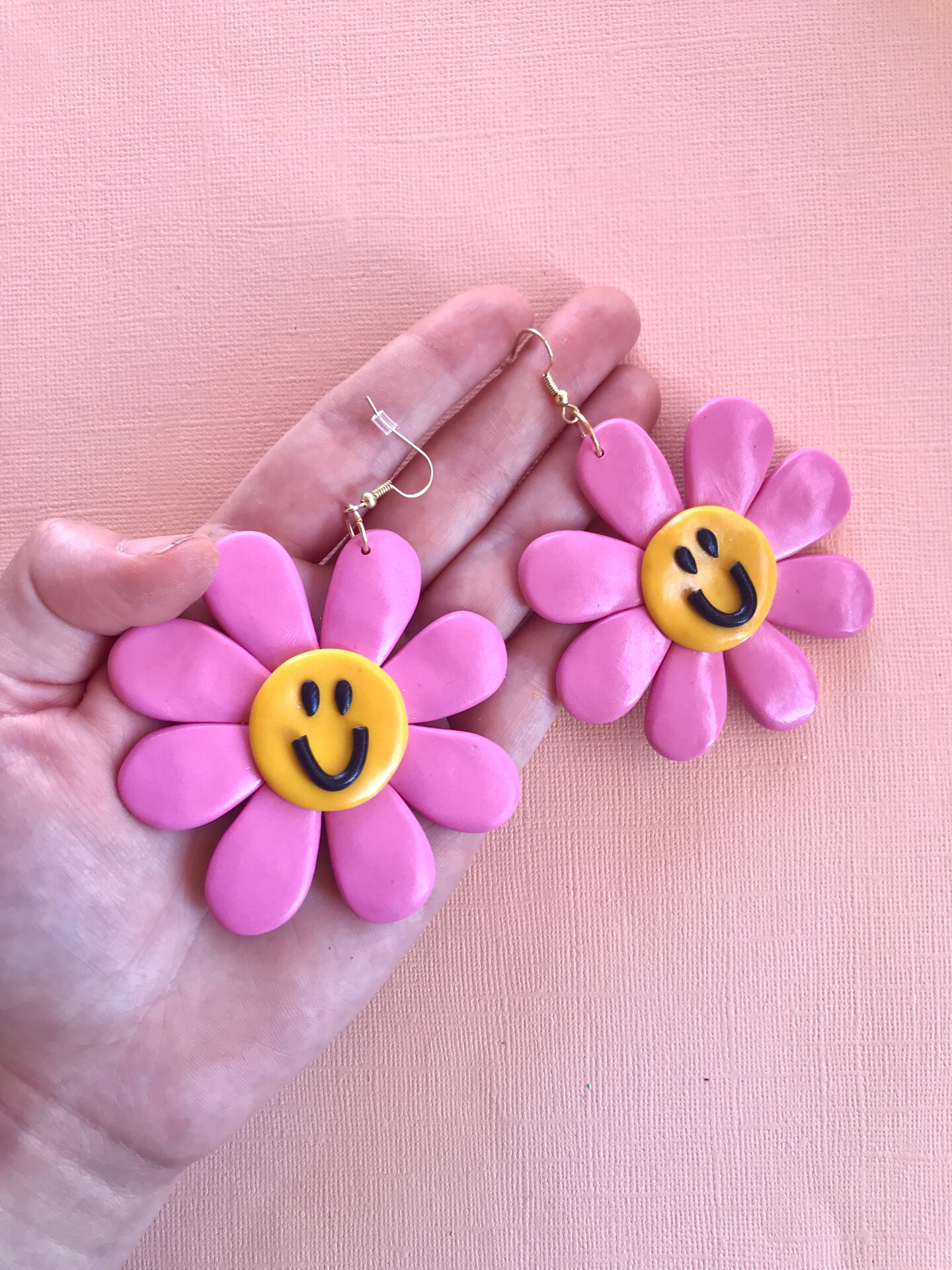 Flower power giant flower earrings, pink smile flower earrings, retro statement earrings, hippie style, groovy earrings, giant flowers 208522789449596928