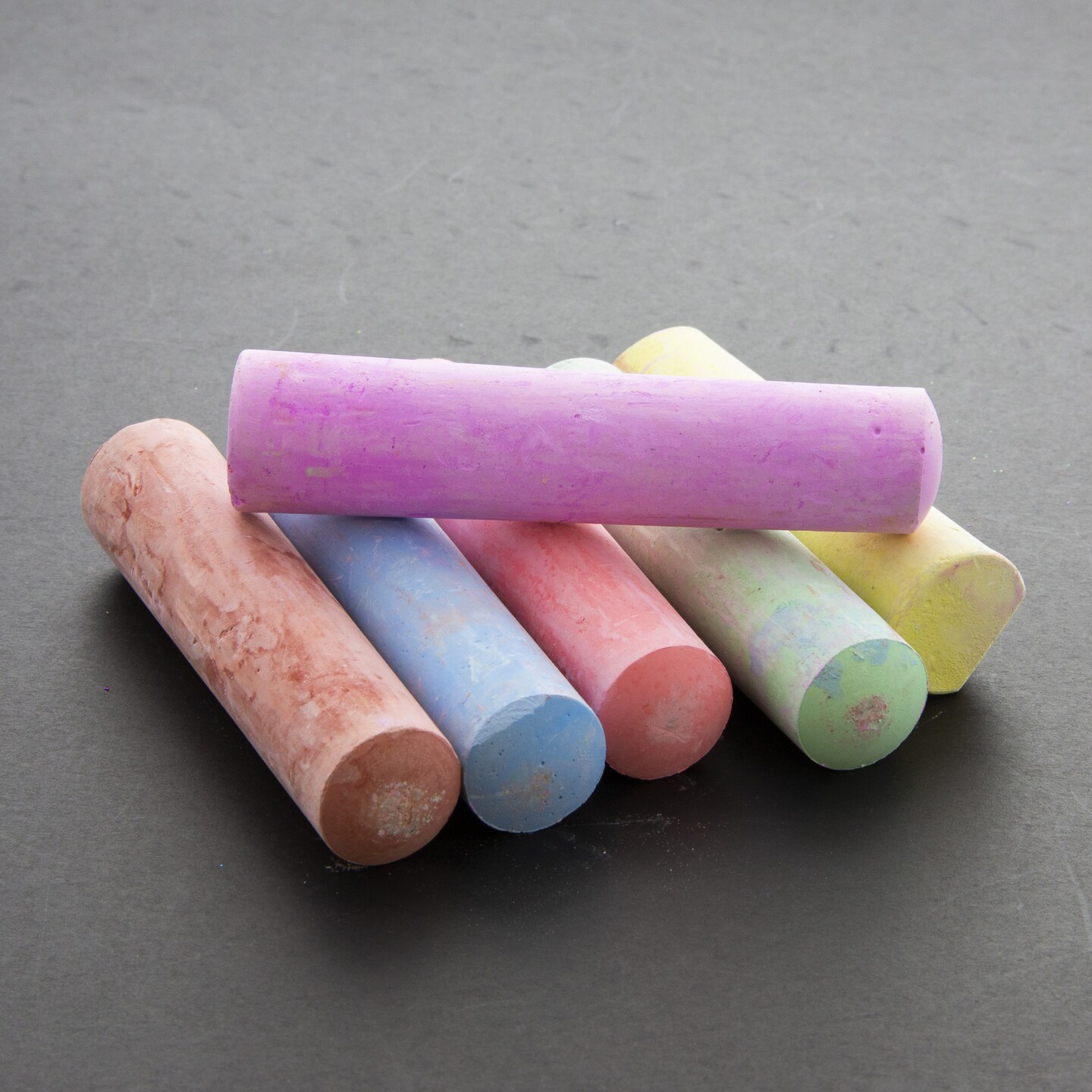 BAZIC Jumbo Color Chalk (15/Bucket)