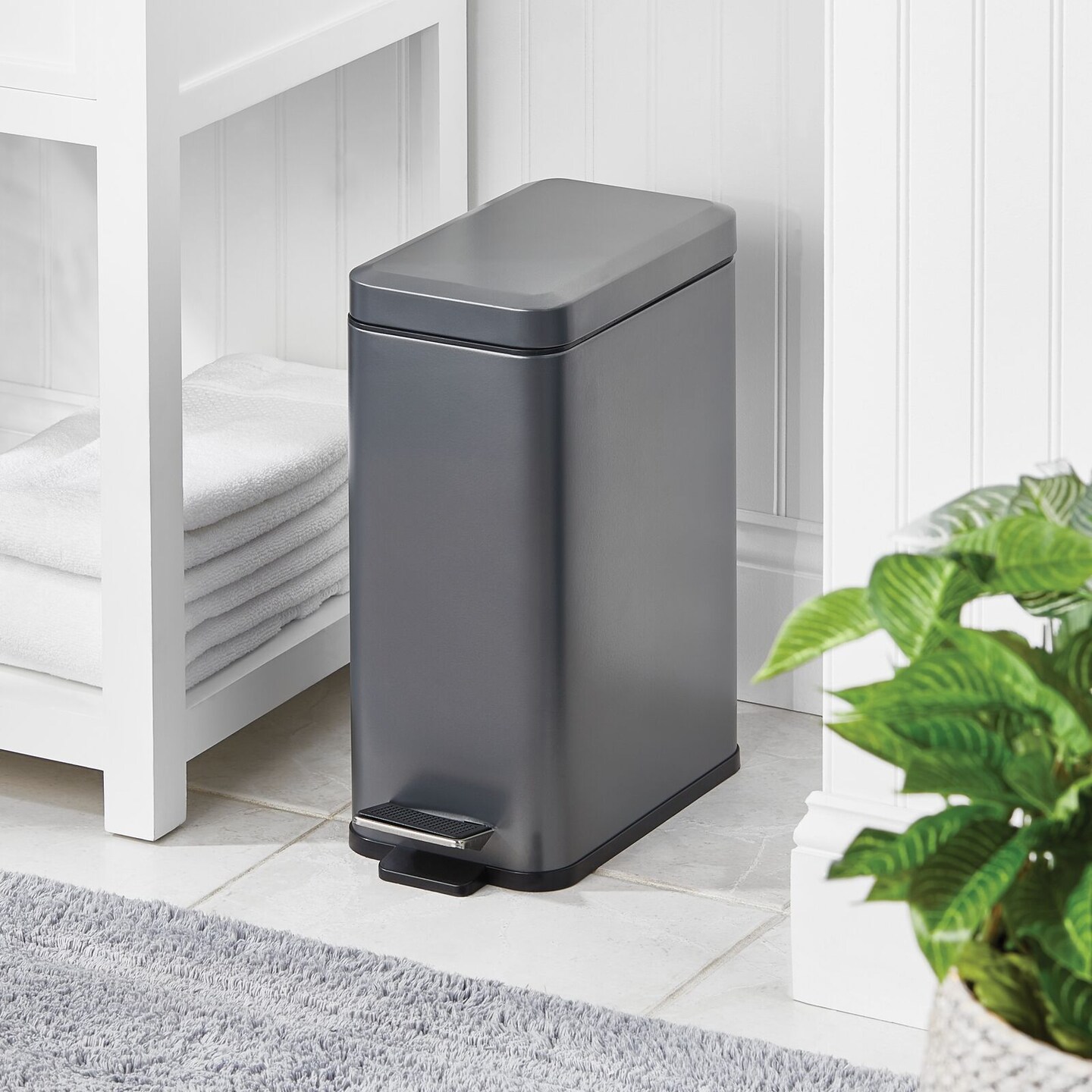 mDesign Step Trash Can, Gallon Garbage Bin, Removable Liner Bucket