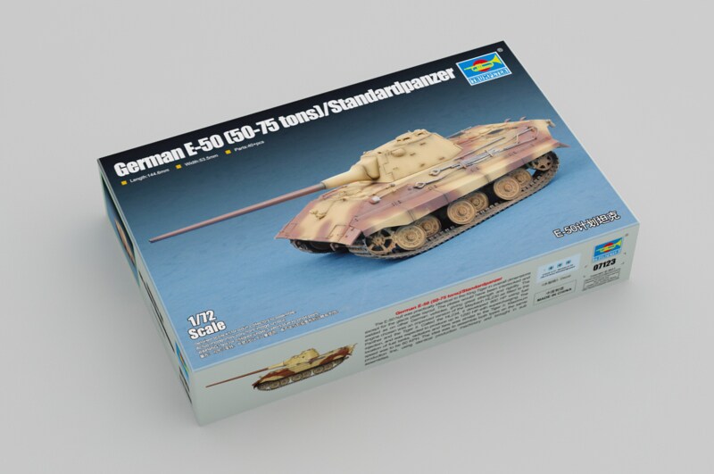 Trumpeter  1/72 GERMAN E-50 50-75TONS/STANDARDPANZR 1/72 Plastic Model