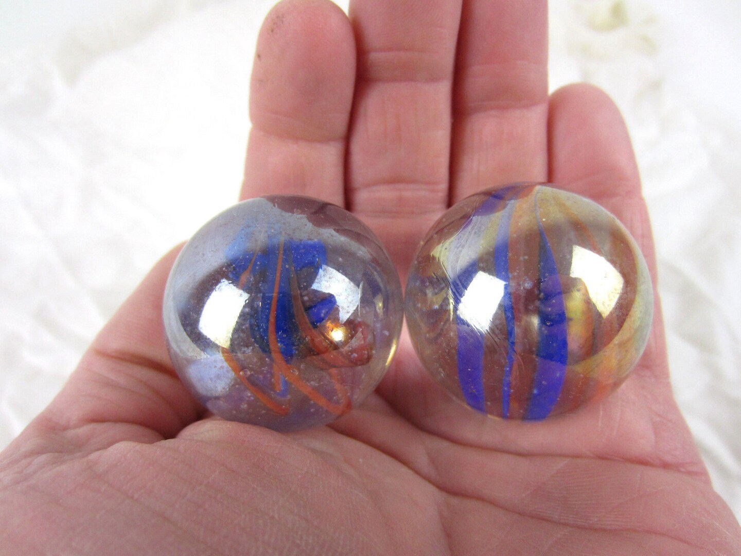 2 Boulders 35mm FUNFAIR Marbles glass ball Clear Red Blue Ribbon 6 Vane large