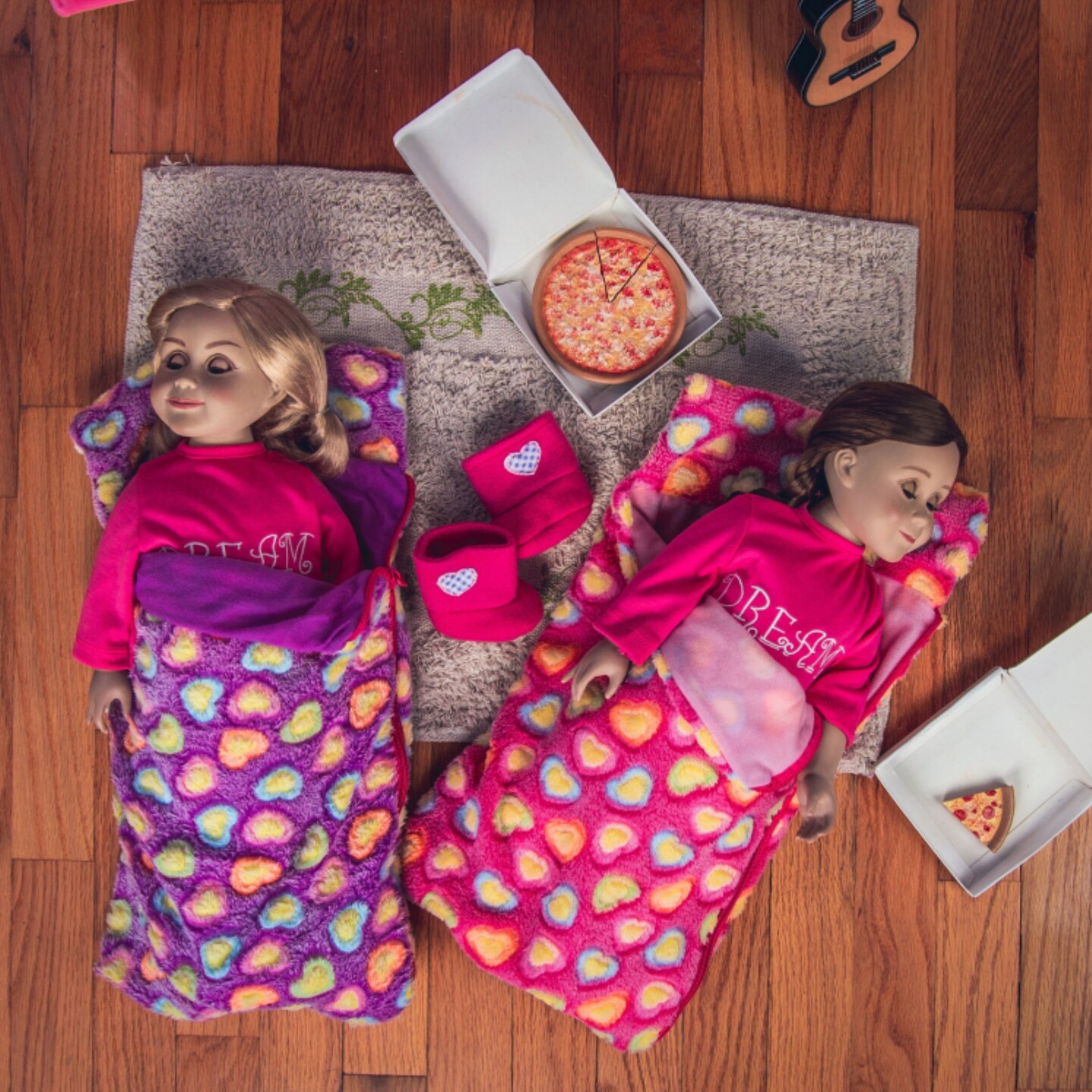 The Queen&#x27;s Treasures 18&#x22; Doll 4 Piece Sleeping Bag Set with Pizza.