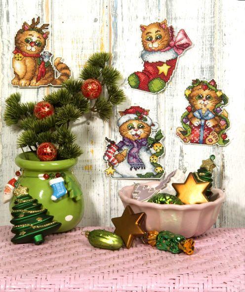 Counted cross stitch kit with plastic canvas &#x22;Cats&#x22; set of 4 designs 7627