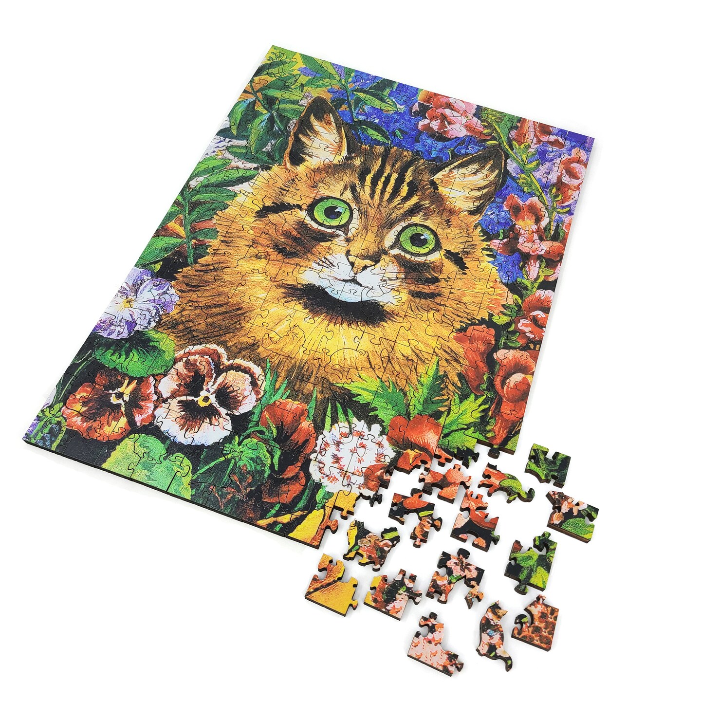 Solve Maine Coon Cat... Jigsaw Puzzle Online With 20 Pieces