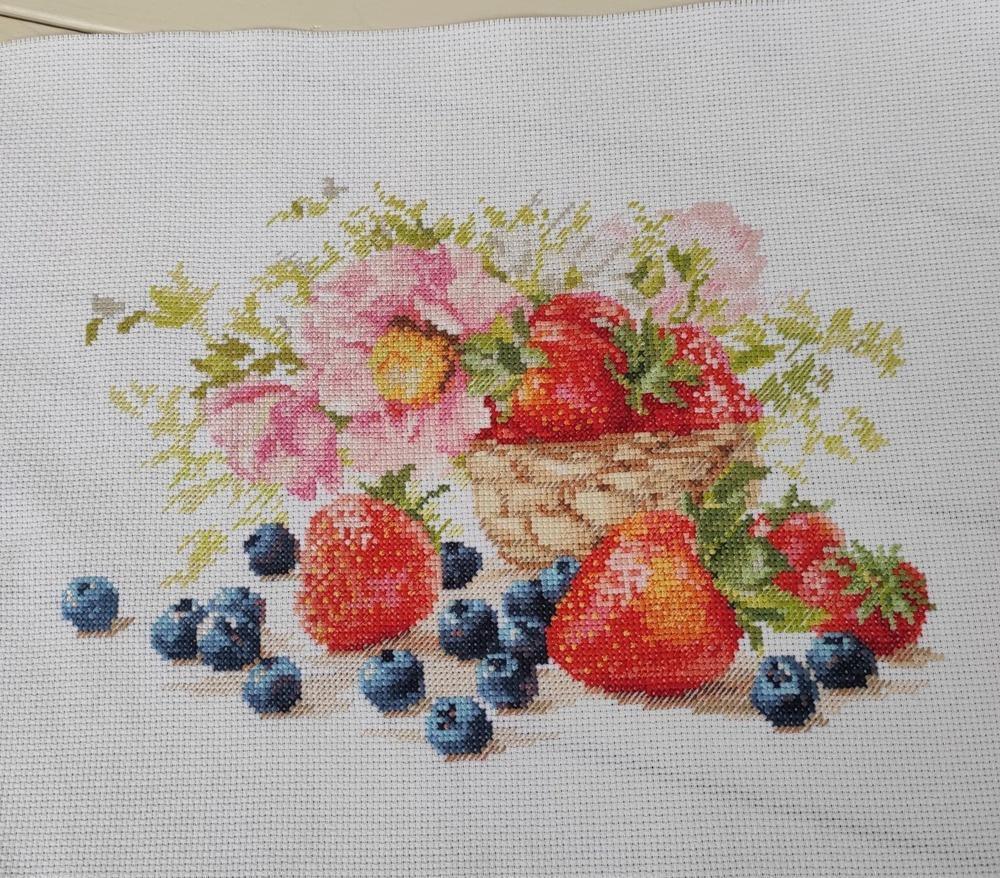 Strawberries 5-14 Counted Cross-Stitch Kit